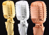 Трофей дизайна микрофона изготовленный на заказ награждает материал смолы сделанный для музыкальной деятельности
