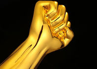 Золото чашки трофея смолы формы кулака гальванизировать для выдающих штата/работников