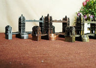 Поставьте модель здания мира украшения известную/модель на обсуждение моста башни Лондона