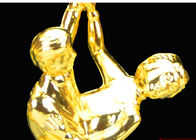 Покрытая золотом пластиковая чашка трофея для Олимпийских Игр танцуя победители