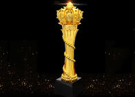 Элегантный и роскошью конструированный трофей смолы, золото покрыл славный сувенир