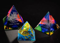 3Д выгравировало награды кристаллической чашки трофея красочные стеклянные как сувениры конкуренции